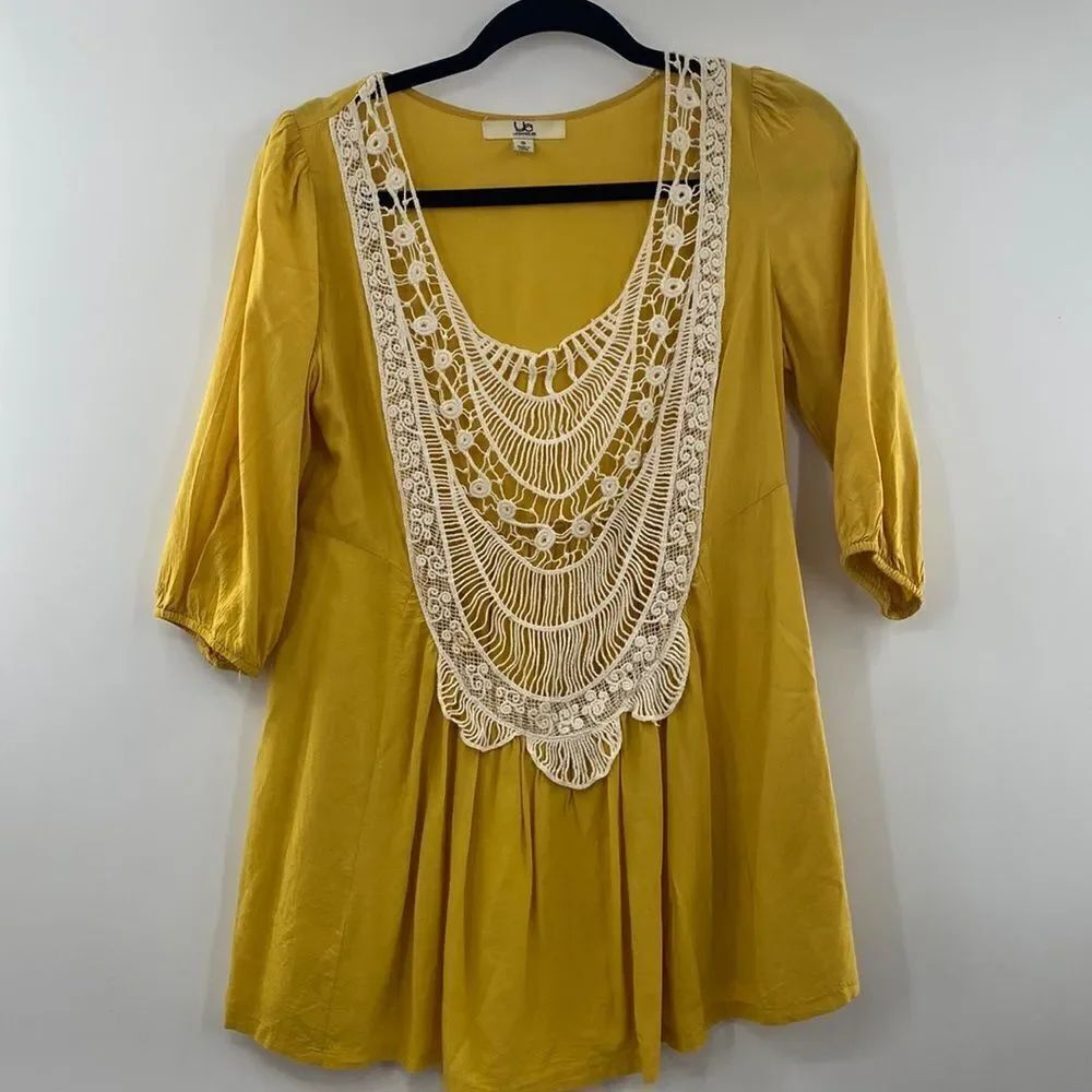 3For$20 YA Mustard Yellow & Cream Crochet Lace Top size Small